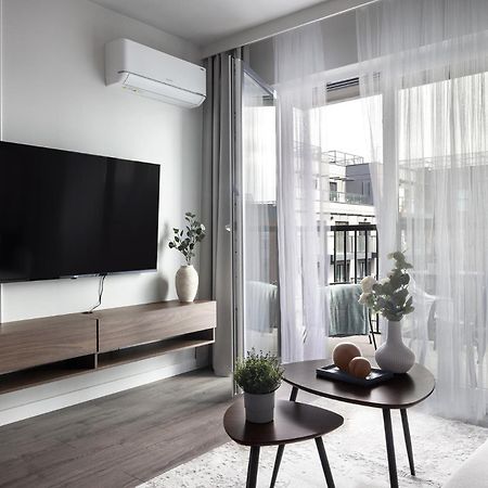 New #Madalinskiego57 - City Center, New Bulding, 2 Bedrooms, 2X Double Beds And A Fold-Out Sofa, Separate Kitchen, Air Conditioning, Balcony, Underground Parking, Self Check In 24H, Internet, Netflix, Coffee Machine, Washing Machine,1 Km To The Railw Wroclaw Bagian luar foto